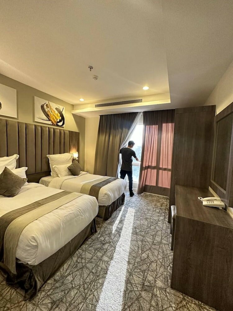 Фото Lophrana Hotel