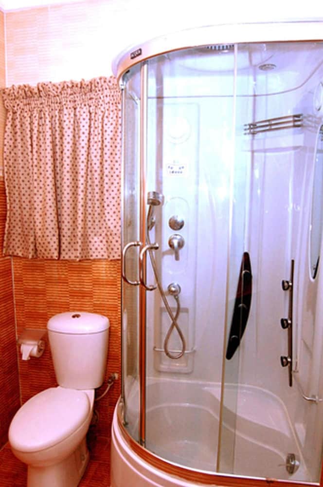 Фото Erith Apartments and Suites