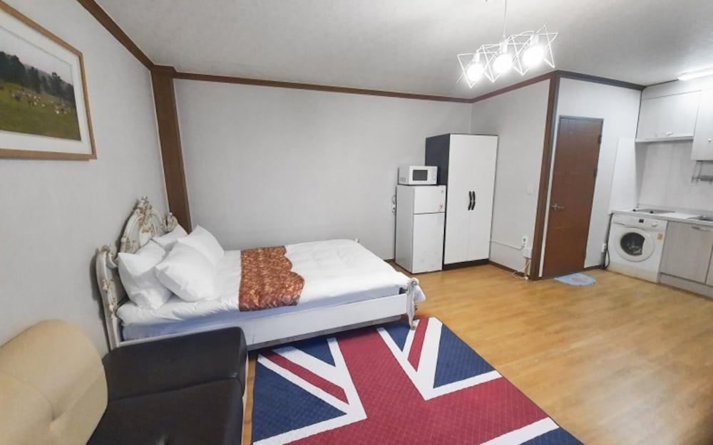 Фото Yeosu Expo Pension Hotel