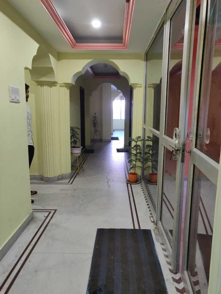 Фото Hotel Somraj Regency