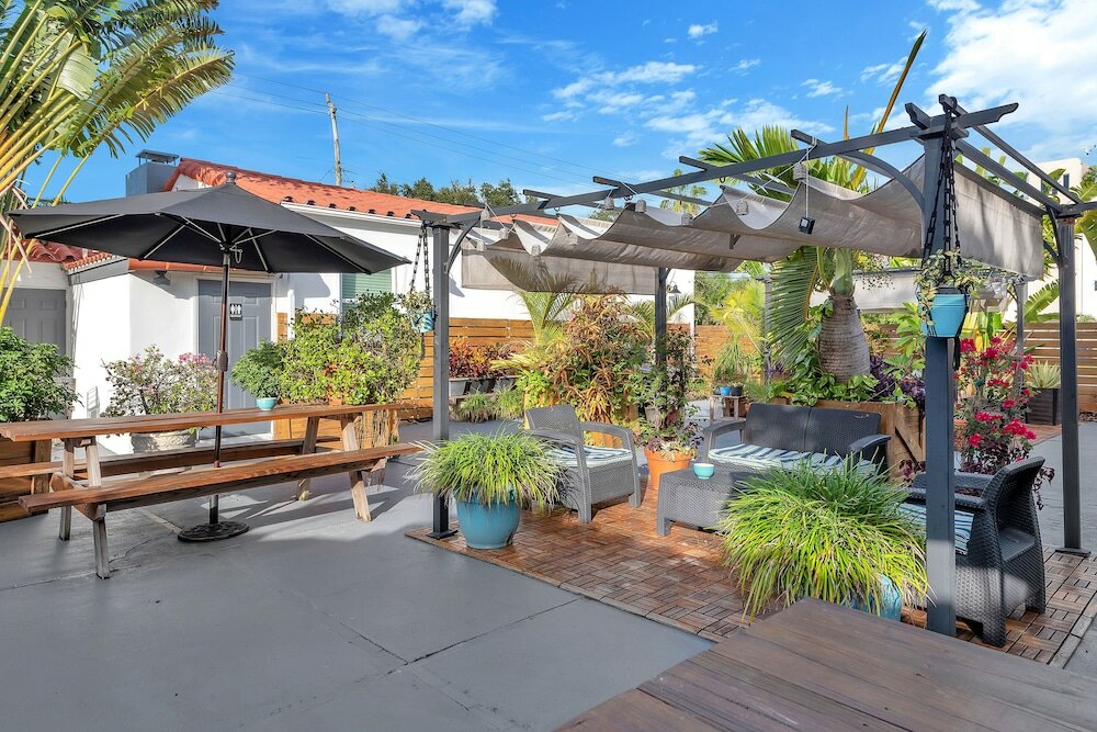 Фото Oasis Hotel