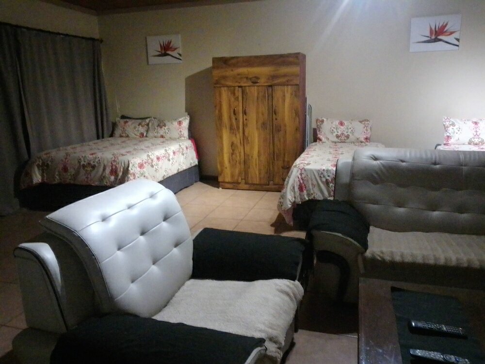 Фото Self Catering Studio Cottage