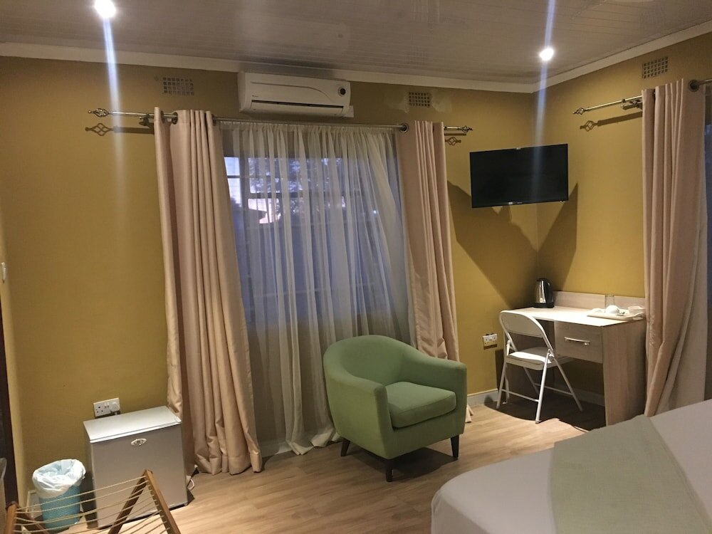 Фото Flower Inn Guest House