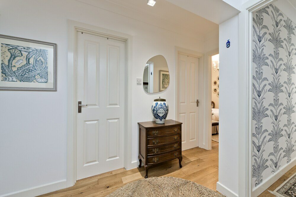 Фото Botanical Bliss Near Kew Gardens by Underthedoormat