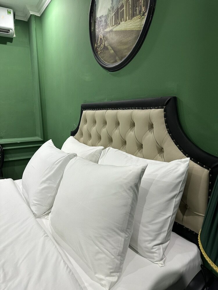 Фото Madelise Adora Hotel