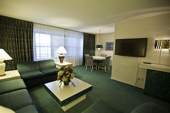 Фото Murray Hill East Suites