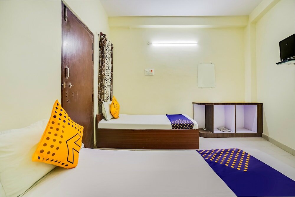 Фото Spot On 45291 Bharat Lodge