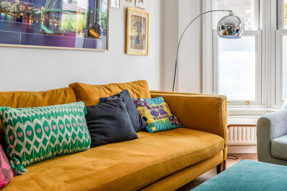 Фото Ealing's Cozy Garden Retreat