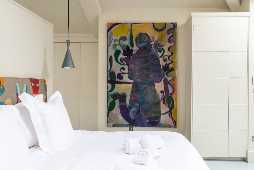 Фото Fantastic 4 Bed House in Iconic Camden