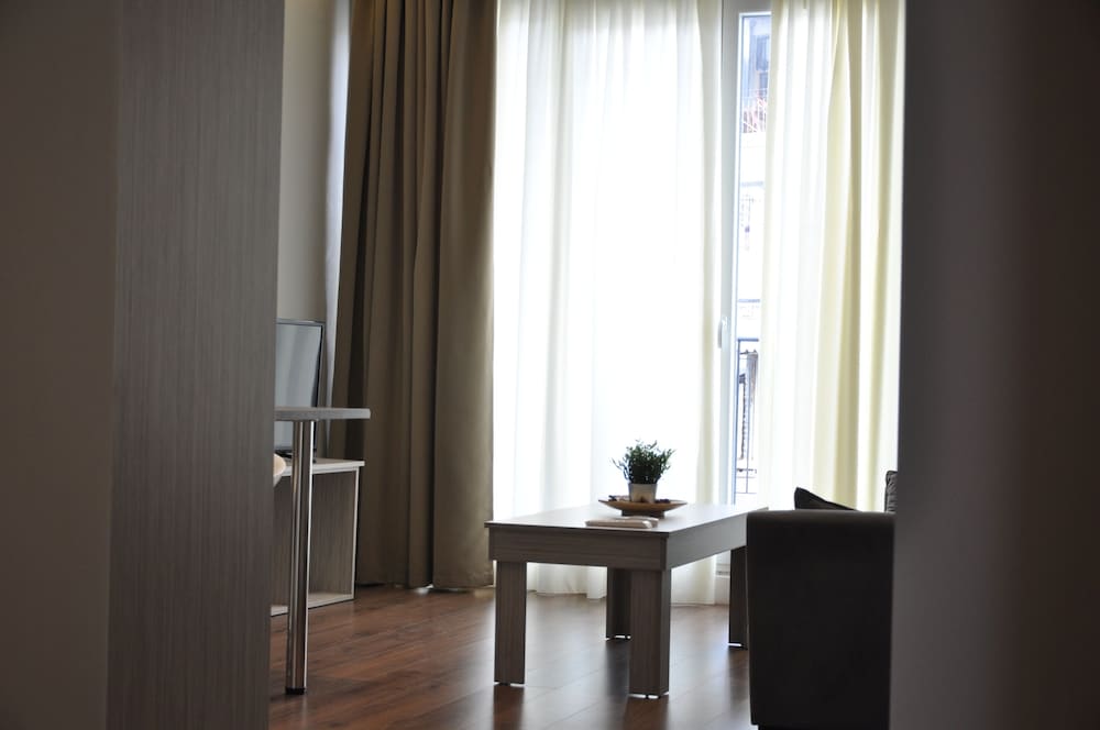 Фото Penthouse Apartments, The Luxury Suites