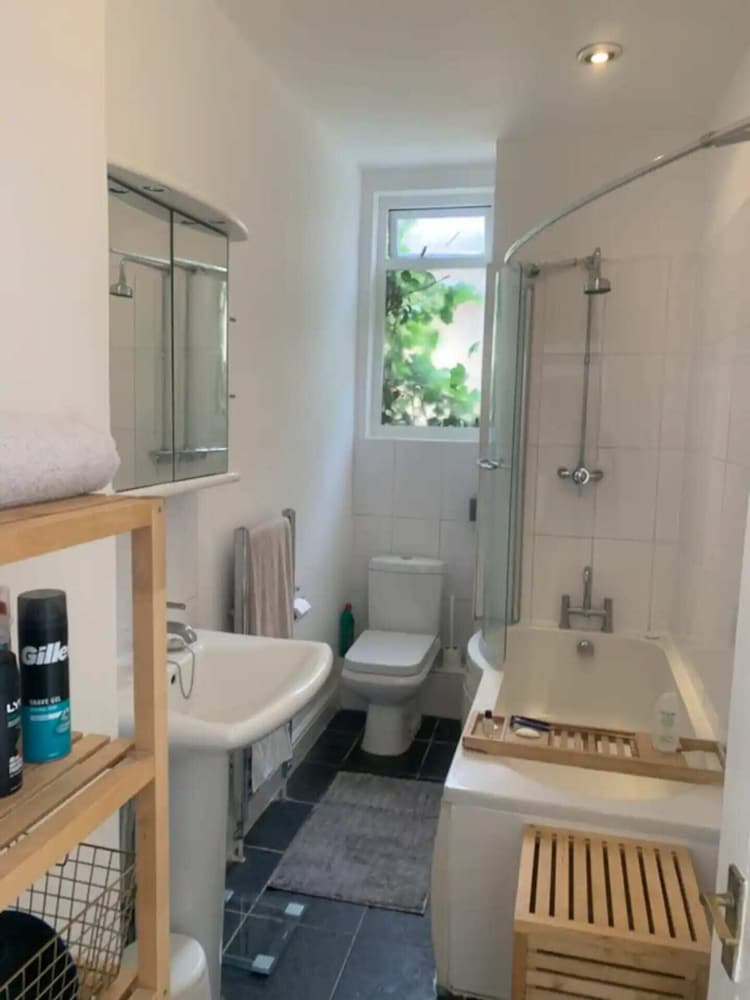 Фото Welcoming 2bd Flat With Balcony - Maida Vale