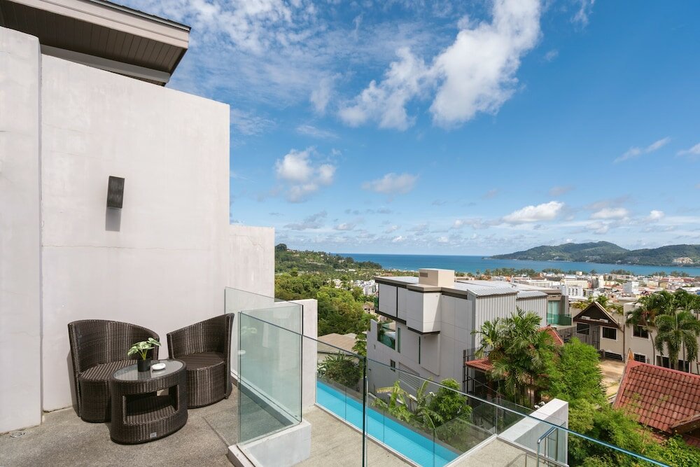 Фото Patong Bay Hill Resort