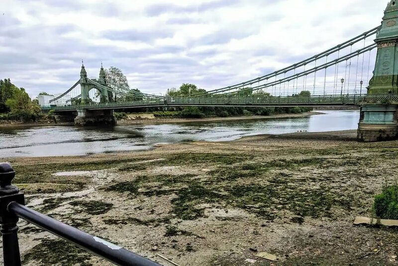 Гостиница Serene 3bd Flat, View of the Thames - Hammersmith в Лондоне