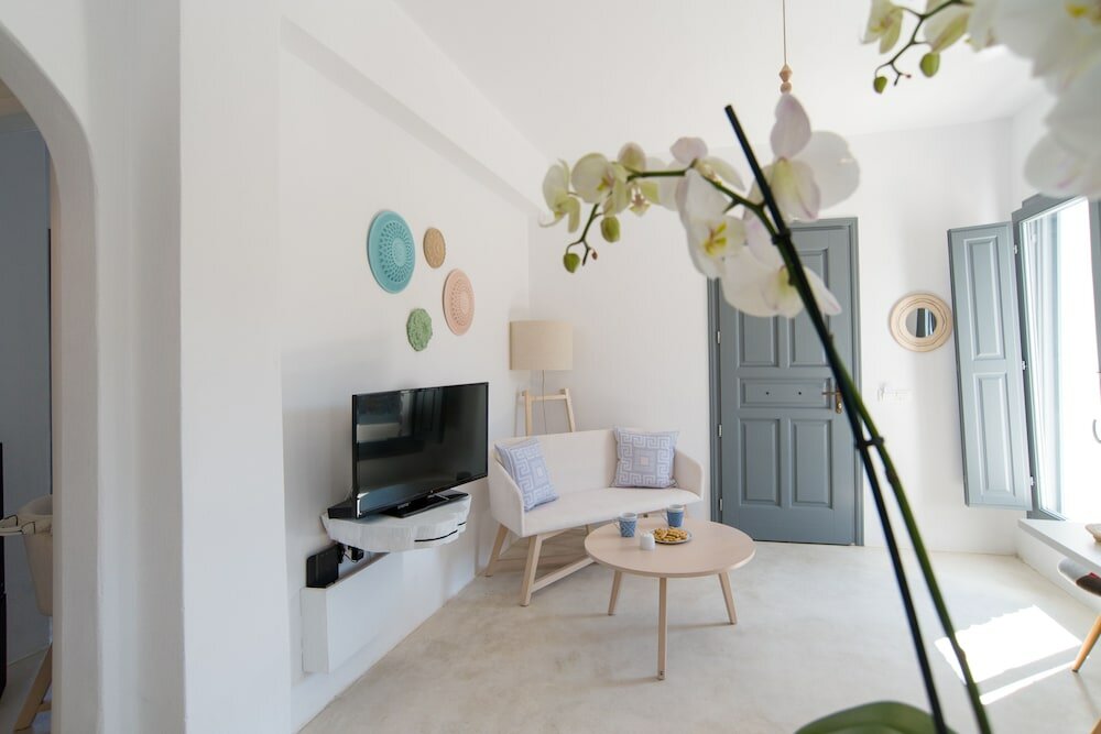 Фото Lagadi Suites by K&k