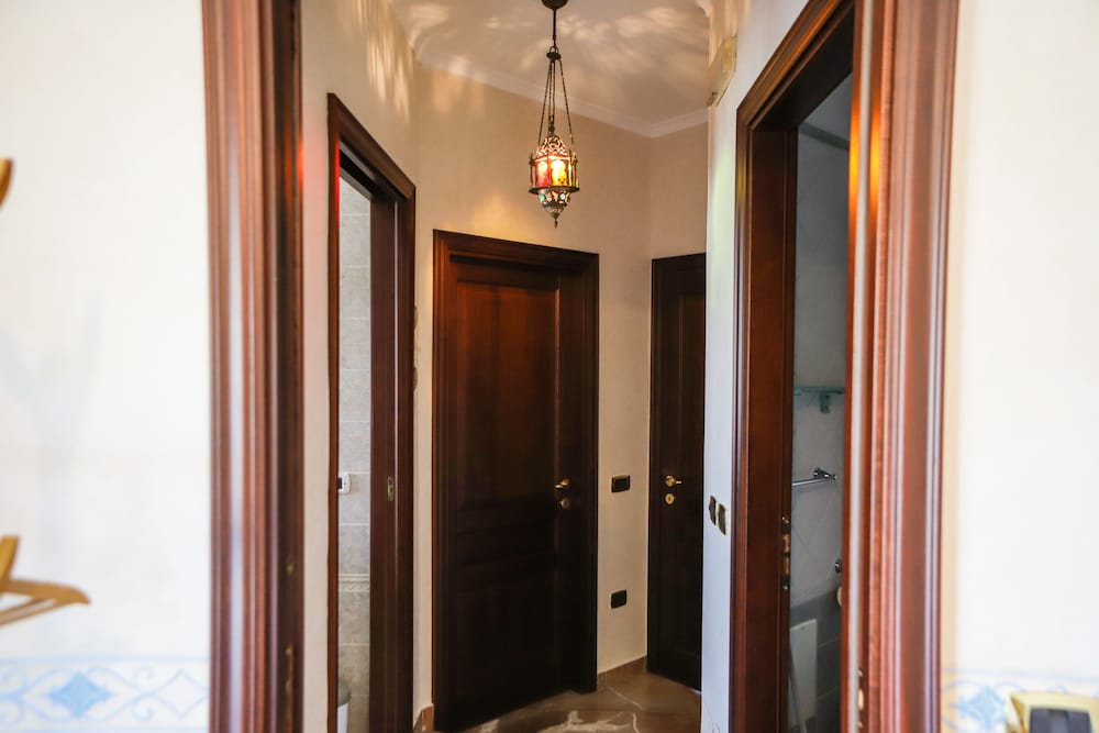 Фото Appartamento Con Terrazzo A Capodimonte