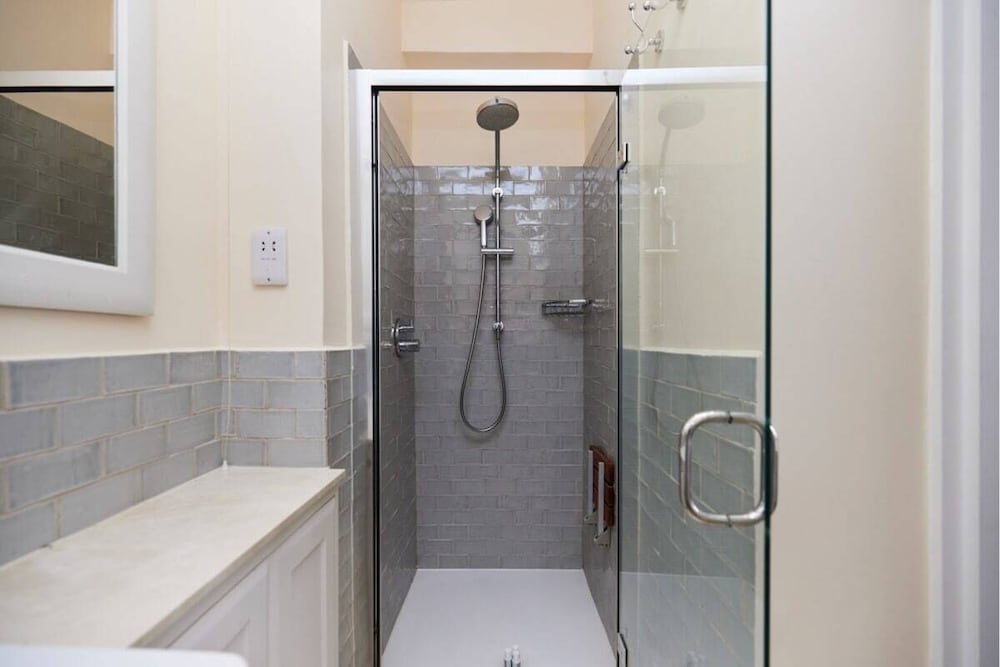Фото The Hyde Park Mansion Place - Lovely 3bdr Flat