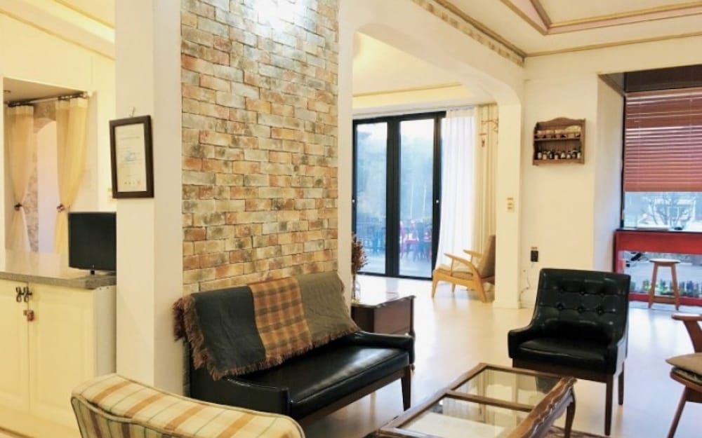 Фото Yeosu Into the Clouds Pension