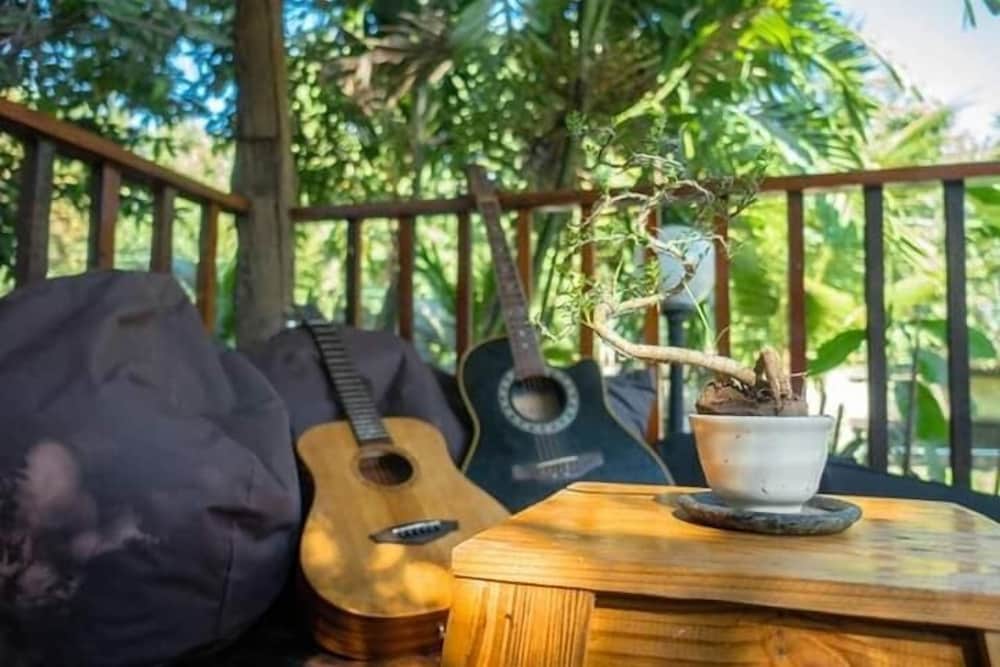 Фото Plus Hostel Ayutthaya