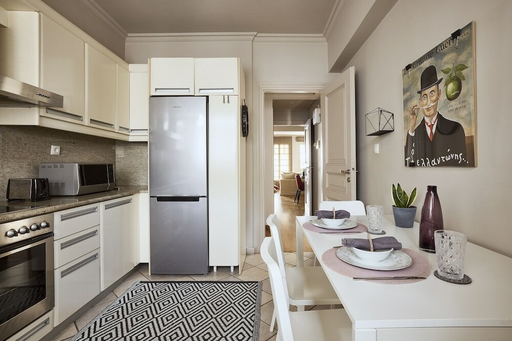 Фото Plaka's Villa with Breathtaking Acropolis View