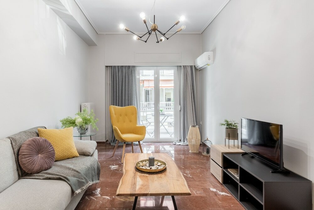 Фото Explore History from a Chic Central Apt