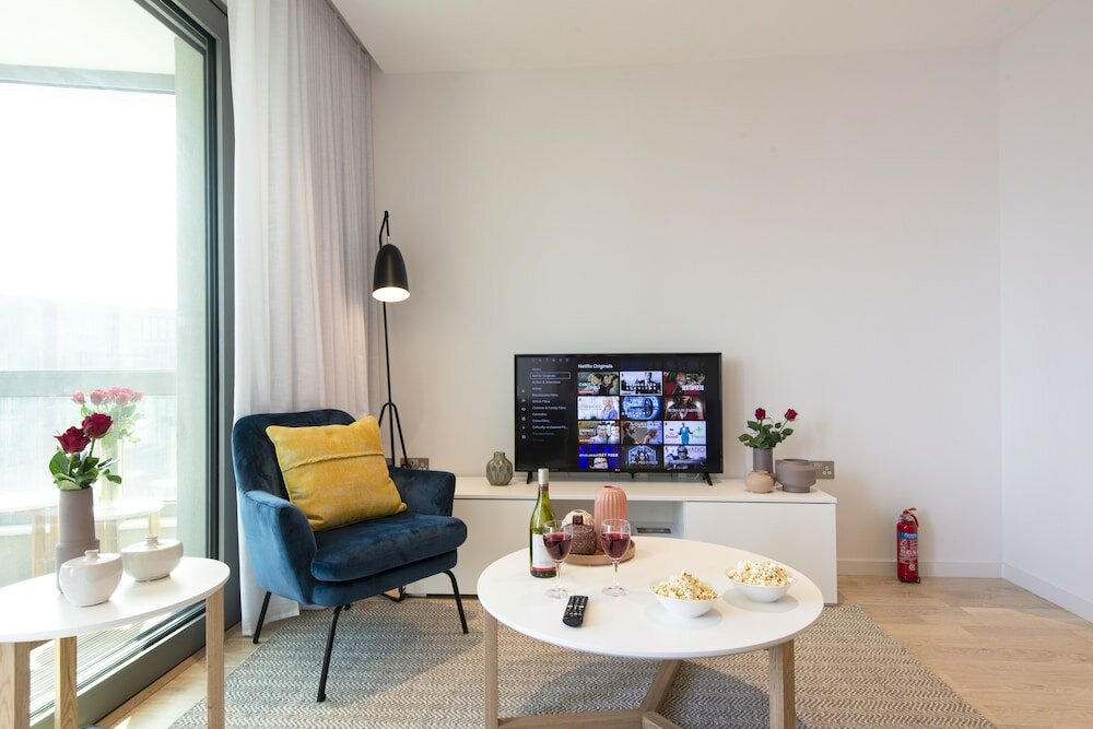 Фото Stunning 1 Bed Apartment at Kings Cross - St Pancras