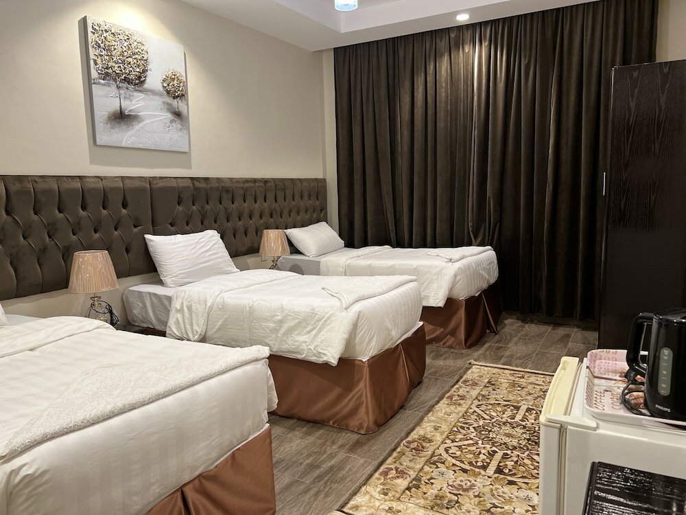 Фото 7th Square Hotel