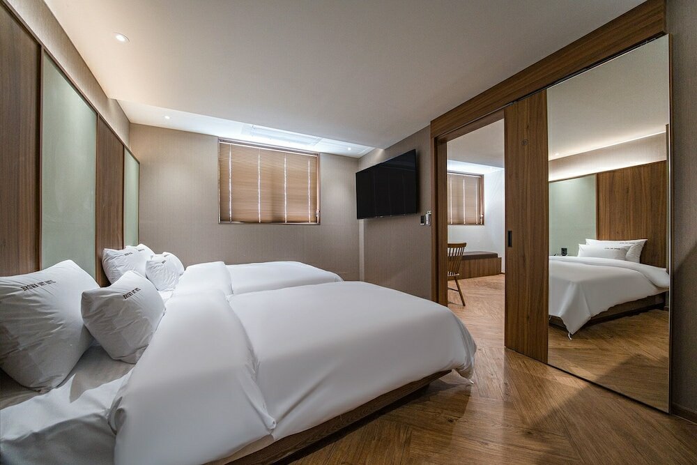 Фото Brown Dot Hotel Eurwangri