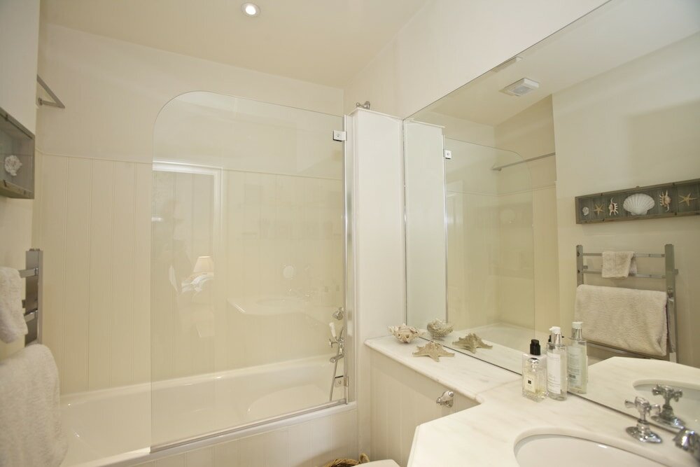 Фото A Place Like Home - Elegant flat in South Kensington