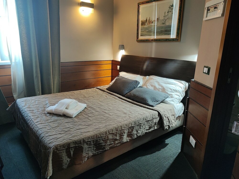 Фото Romalive Hotel