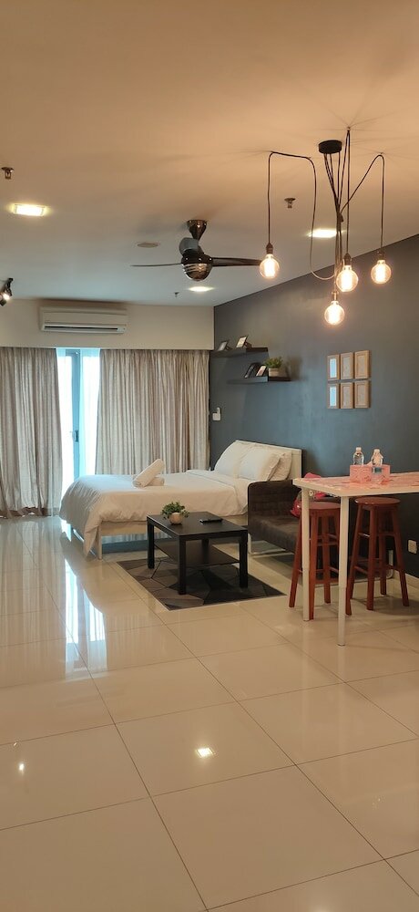 Фото Summer Suites Klcc by Luna