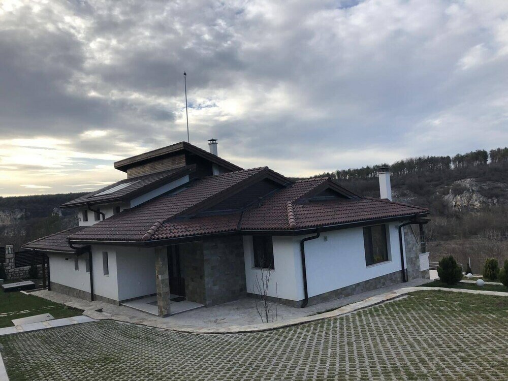 Фото Luxurious Sunset Villa with Pool