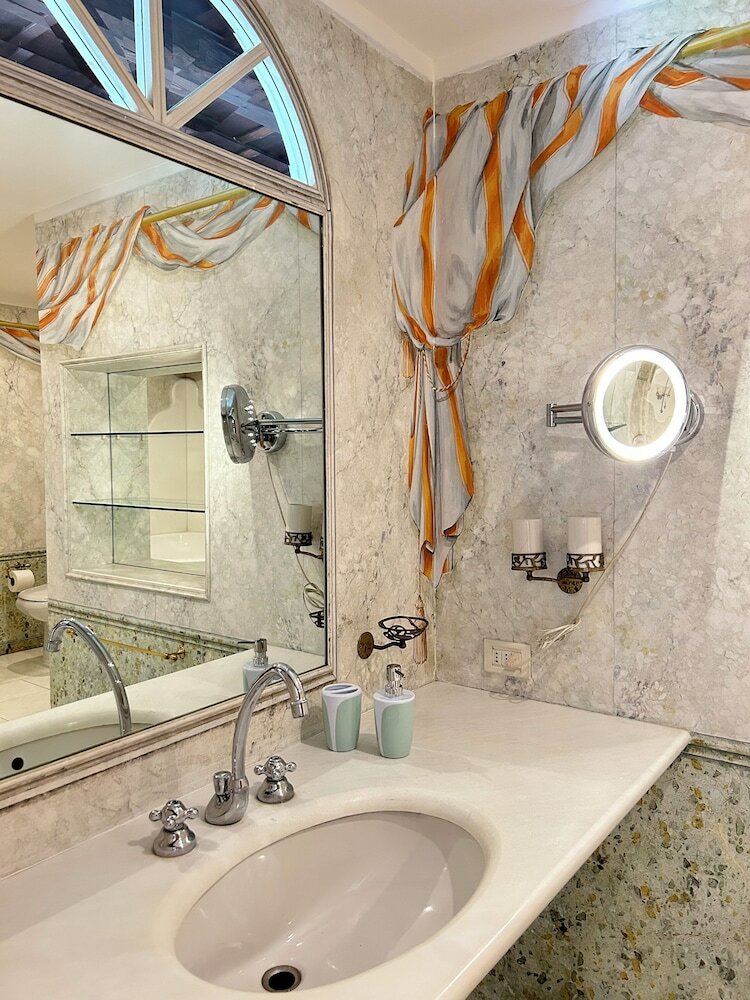 Фото VIA Margutta Spagna Luxury Apartment