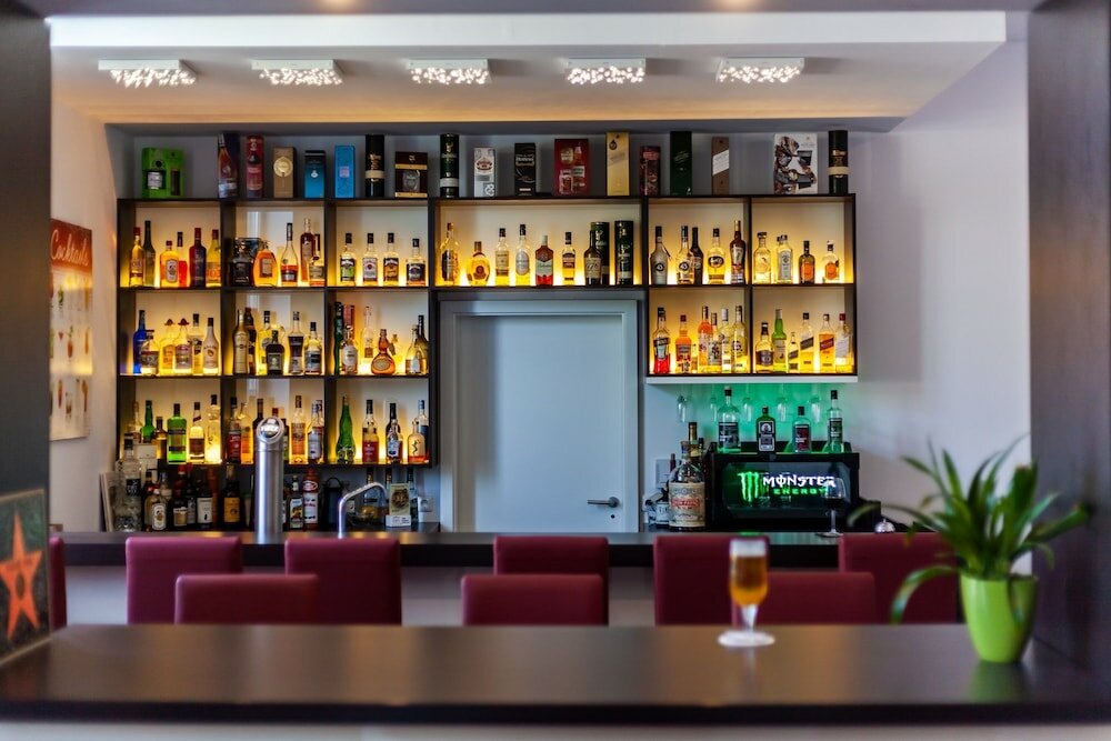 Фото Ruhr Inn Hotel