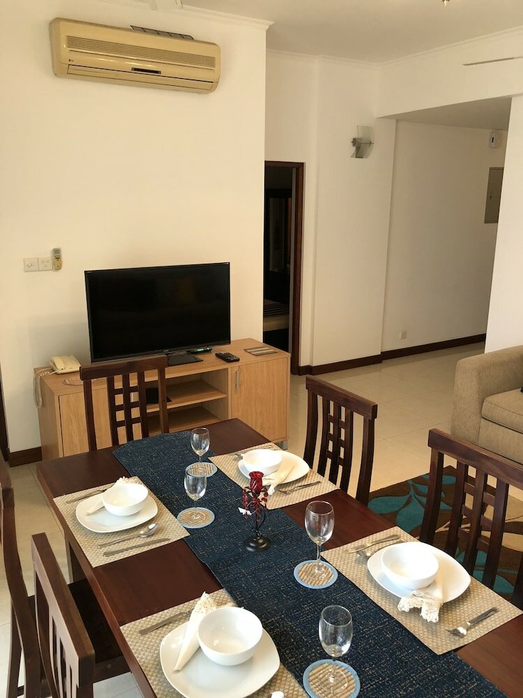 Фото Hedges Court Residencies Colombo City