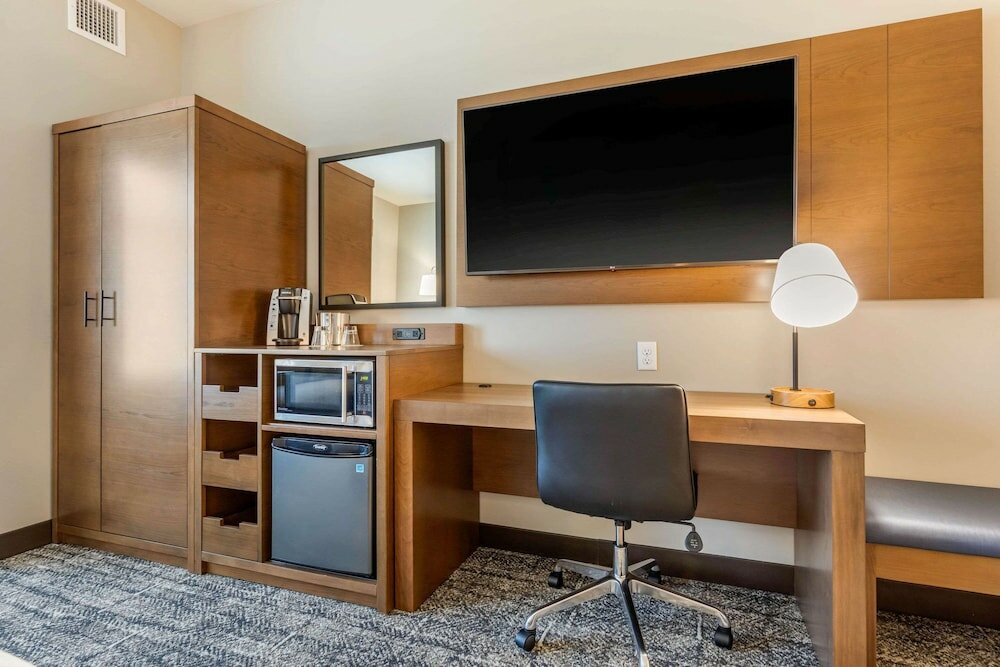 Фото Cambria Hotel Davenport Quad Cities