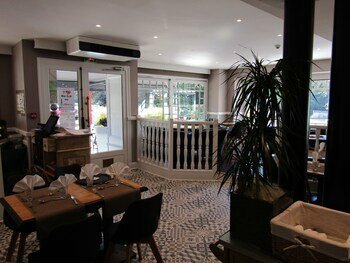 Фото Le Creusot Hotel