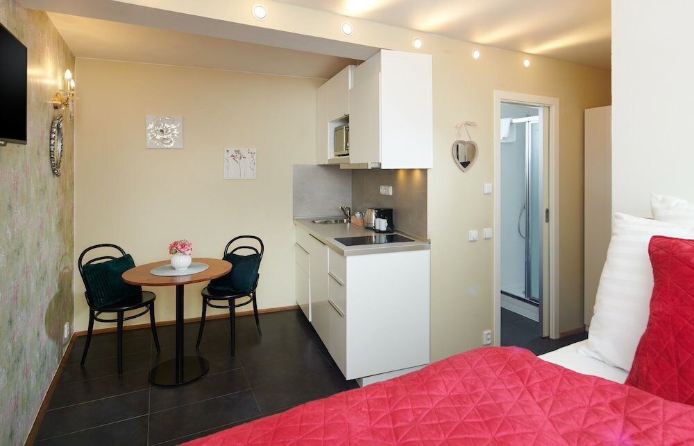 Фото 4 Arts Apartments by Adrez Living