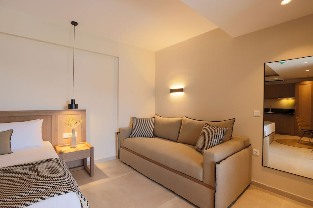 Фото Elivia Boutique Suites