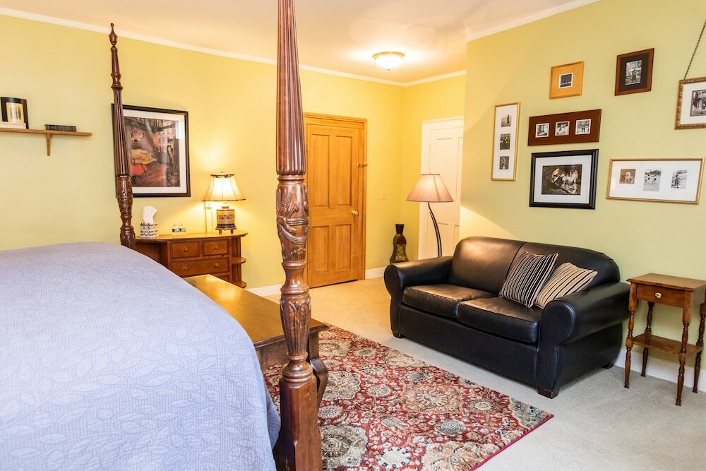 Фото Waybury Inn