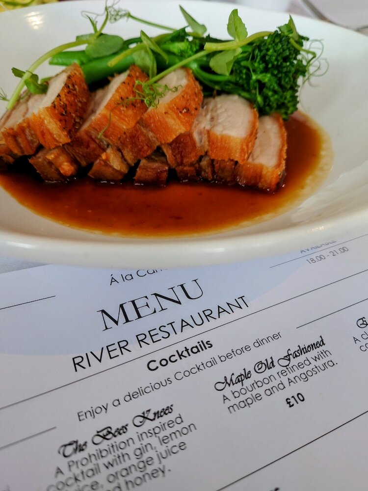 Фото Shillingford Bridge Hotel