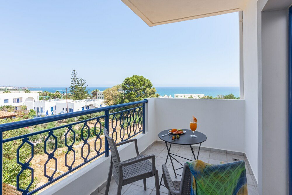 Фото Sunshine Seaside Hotel