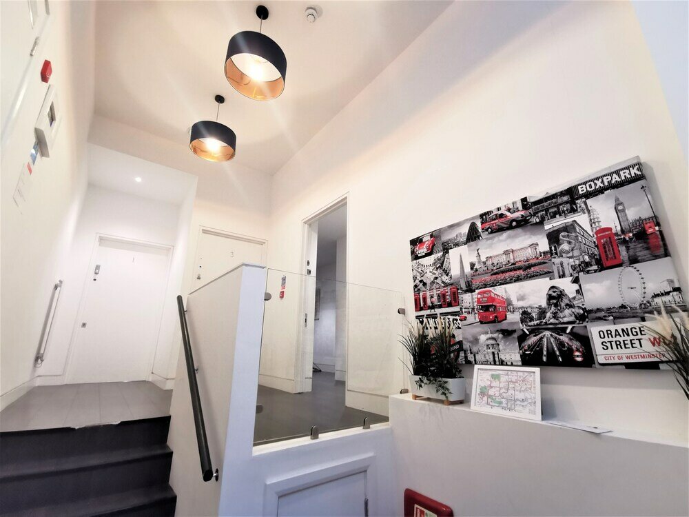 Фото Spacious Double Room with en-suite - 1b