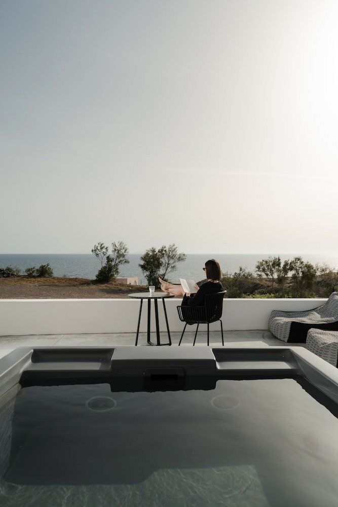 Фото Akri Suites Vourvoulos