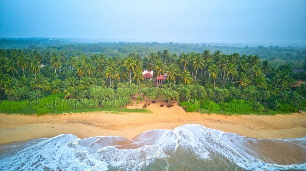 Фото Sanjis The Seaside Cabanas