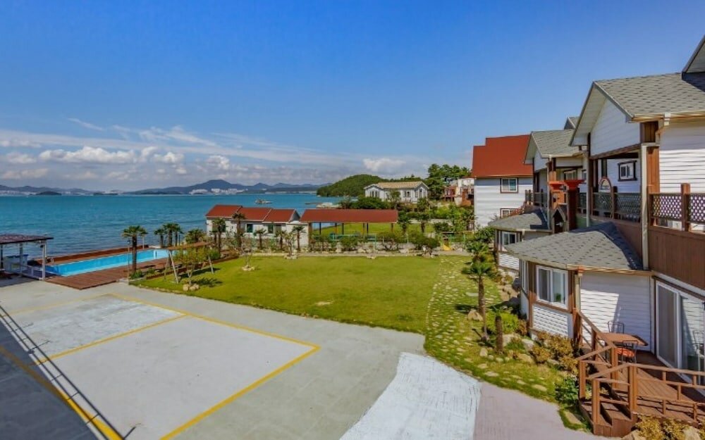 Фото Yeosu Glow Floor Pension