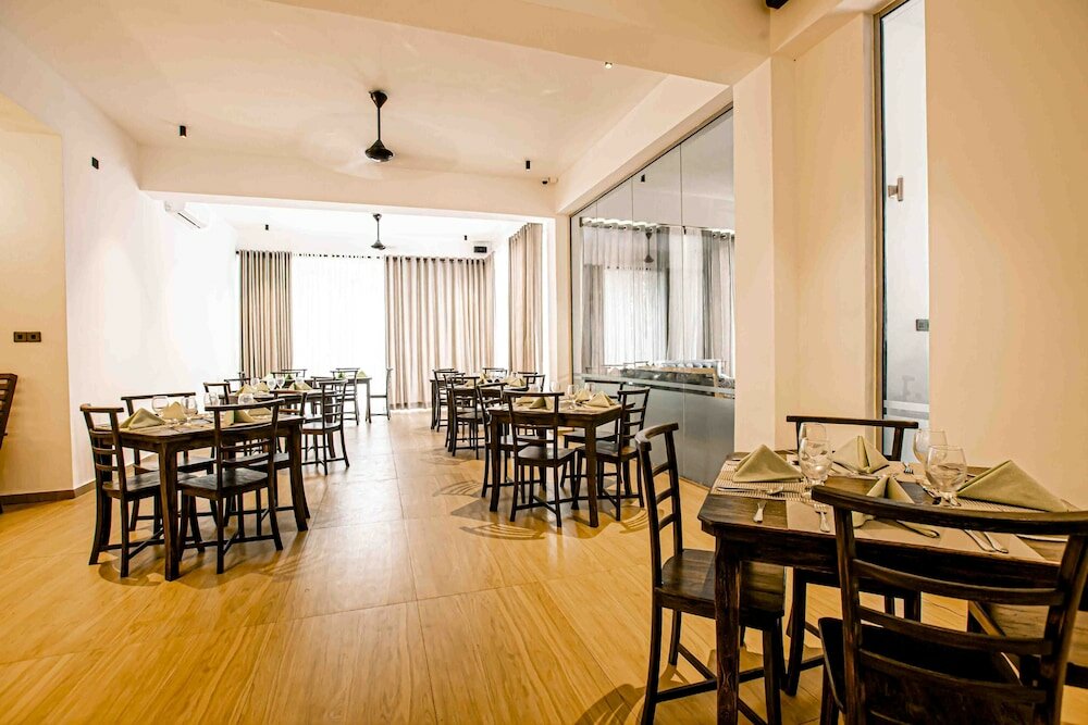 Фото Emerald Bay Resort Mirissa