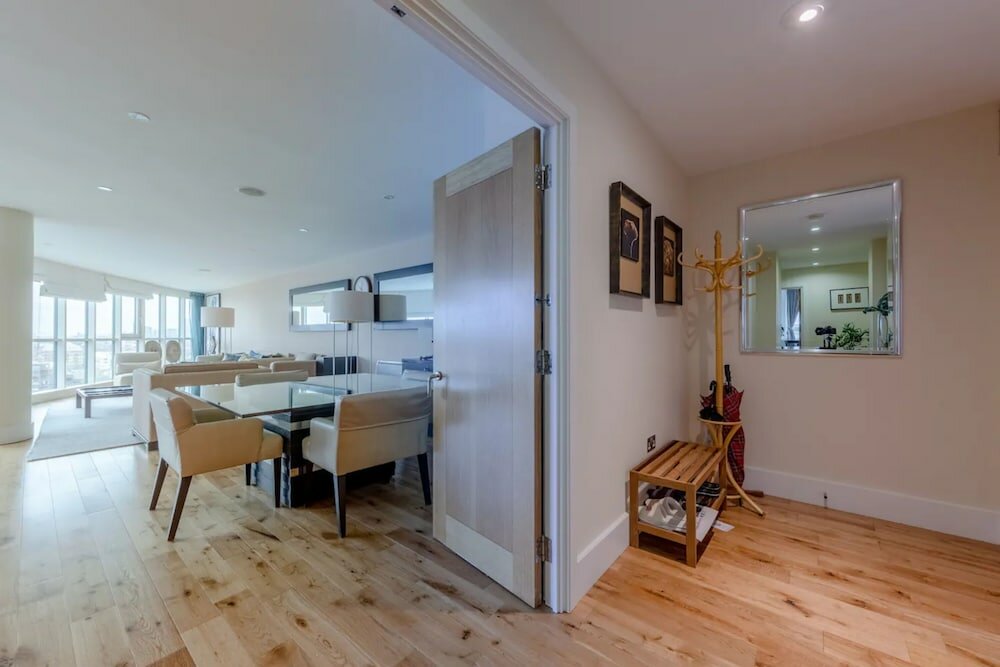 Фото Gorgeous 3 Bedroom Flat in Vauxhall With City Views