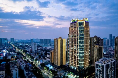 Гостиница Holiday Inn Express Nanning Jiangnan в Наньнине