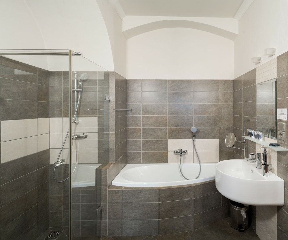 Фото 3 Epoques Apartments by Adrez