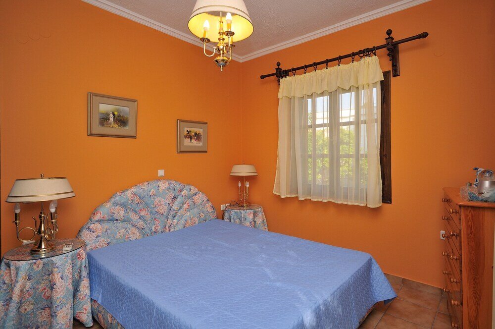 Фото Family Maisonette with Pool near Beach